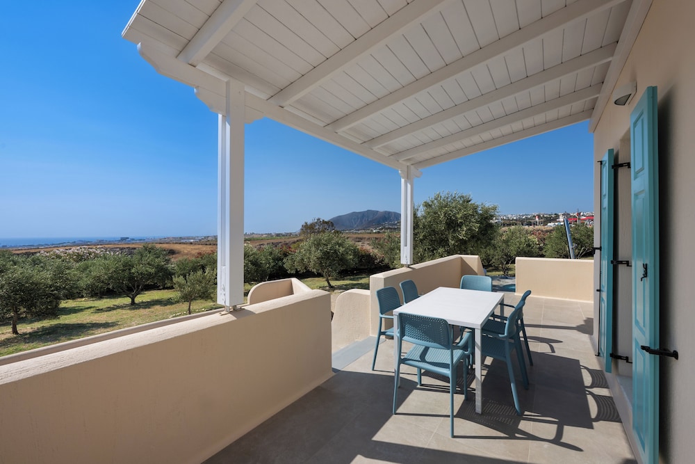 Sienna Eco Resort — Hotel building in Karterados, South Aegean