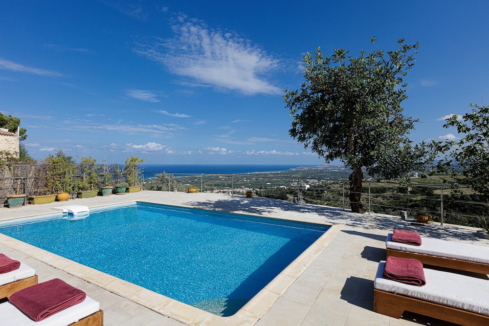 Villa Candice — Swimming pool in Rethymnon