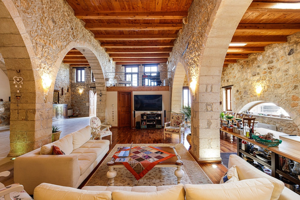 Villa Candice — Hotel building in Rethymnon