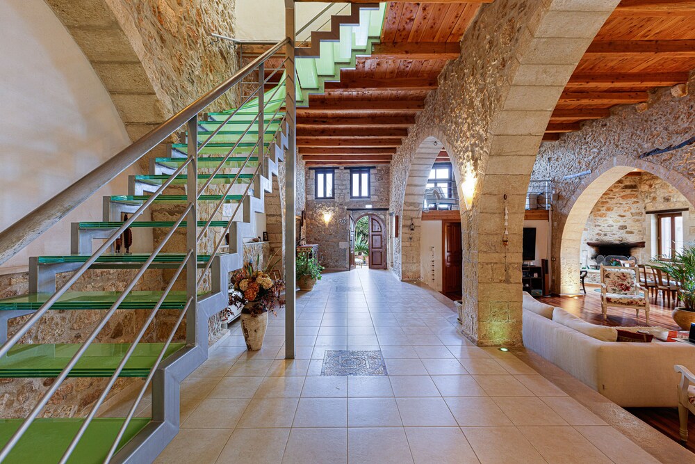 Villa Candice — Hotel building in Rethymnon