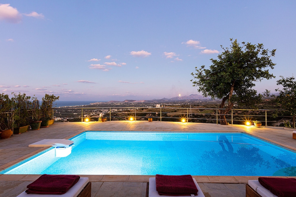 Villa Candice — Swimming pool in Rethymnon