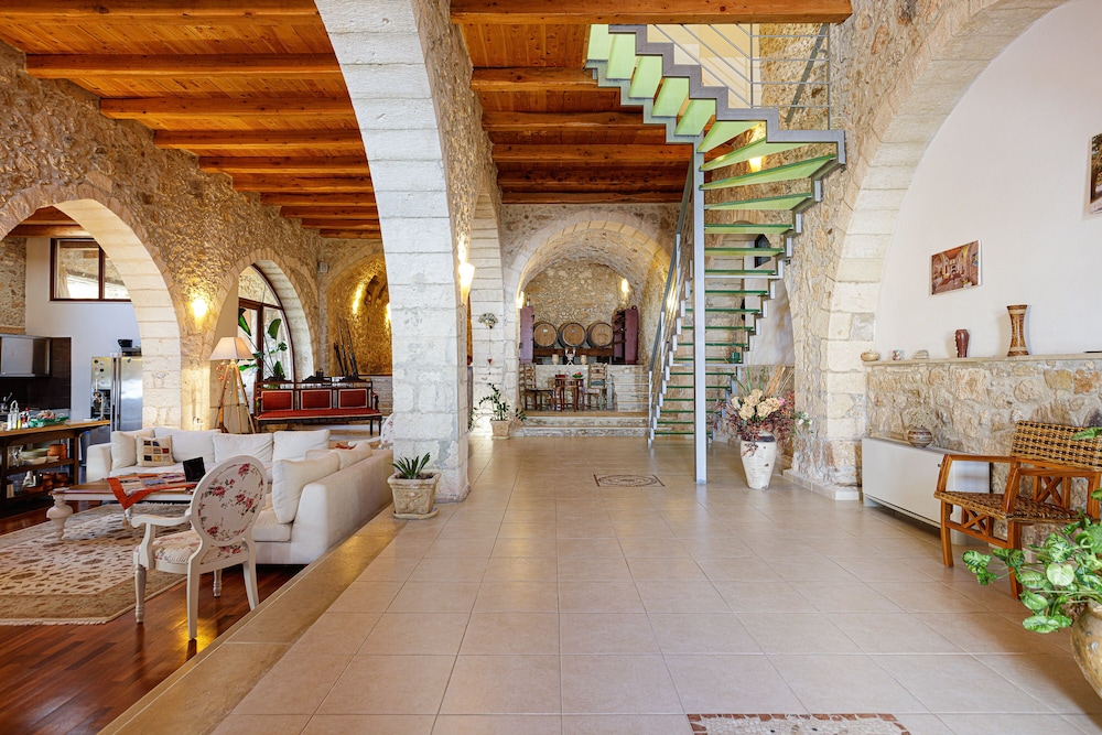 Villa Candice — Hotel building in Rethymnon