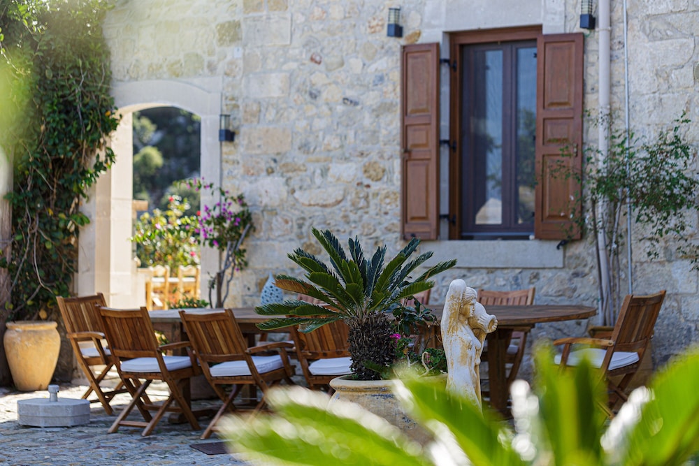 Villa Candice — Hotel building in Rethymnon