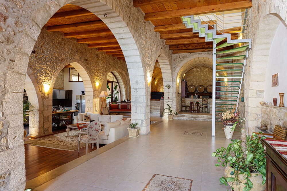 Villa Candice — Hotel building in Rethymnon