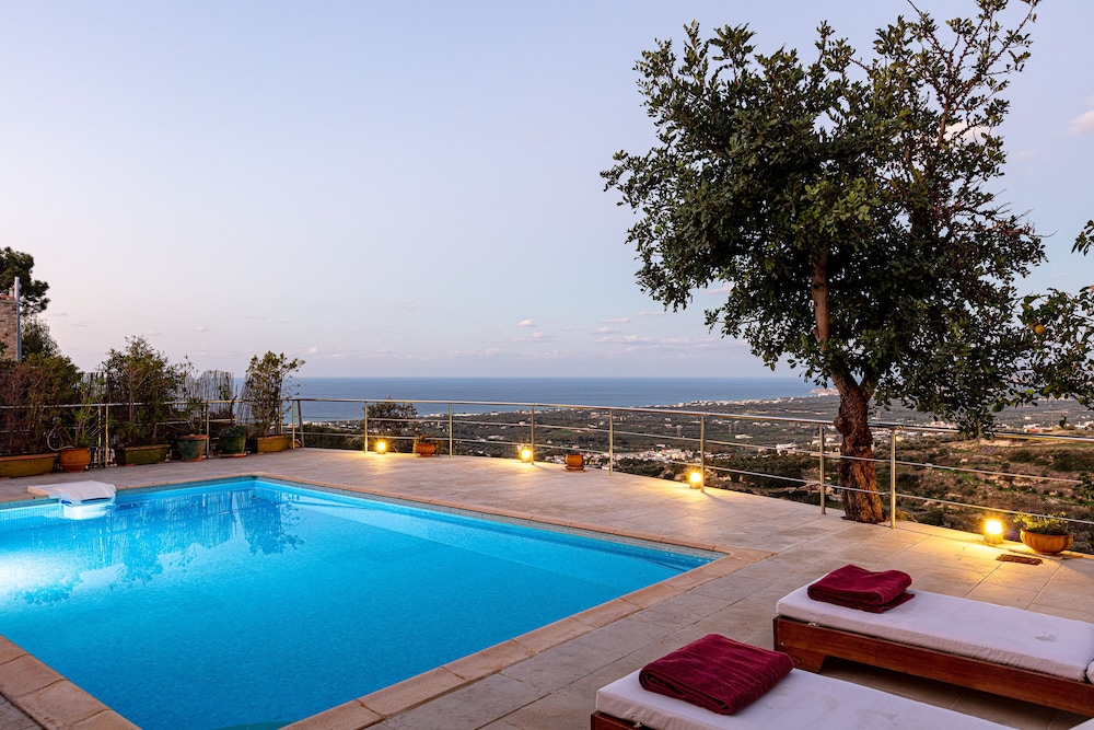 Villa Candice — Swimming pool in Rethymnon
