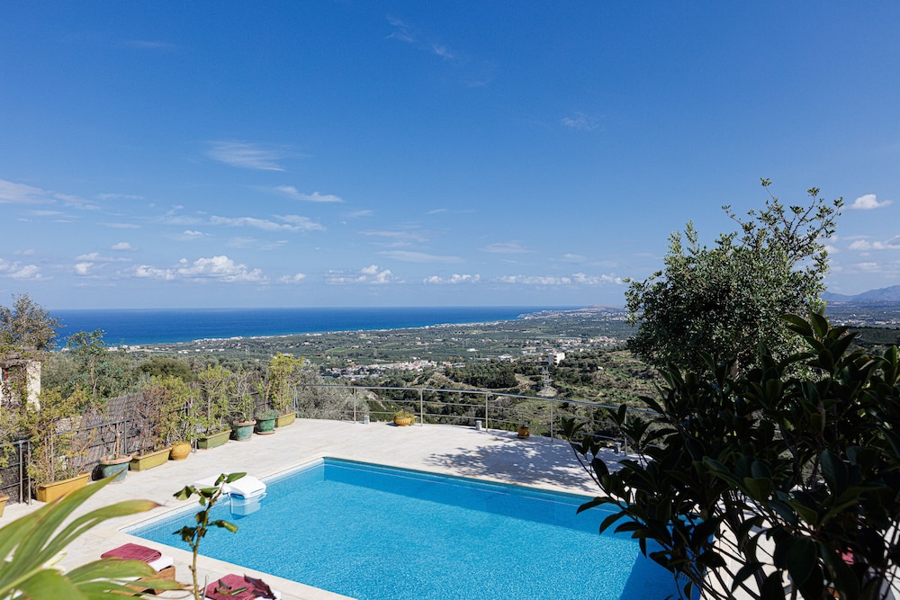 Villa Candice — Swimming pool in Rethymnon