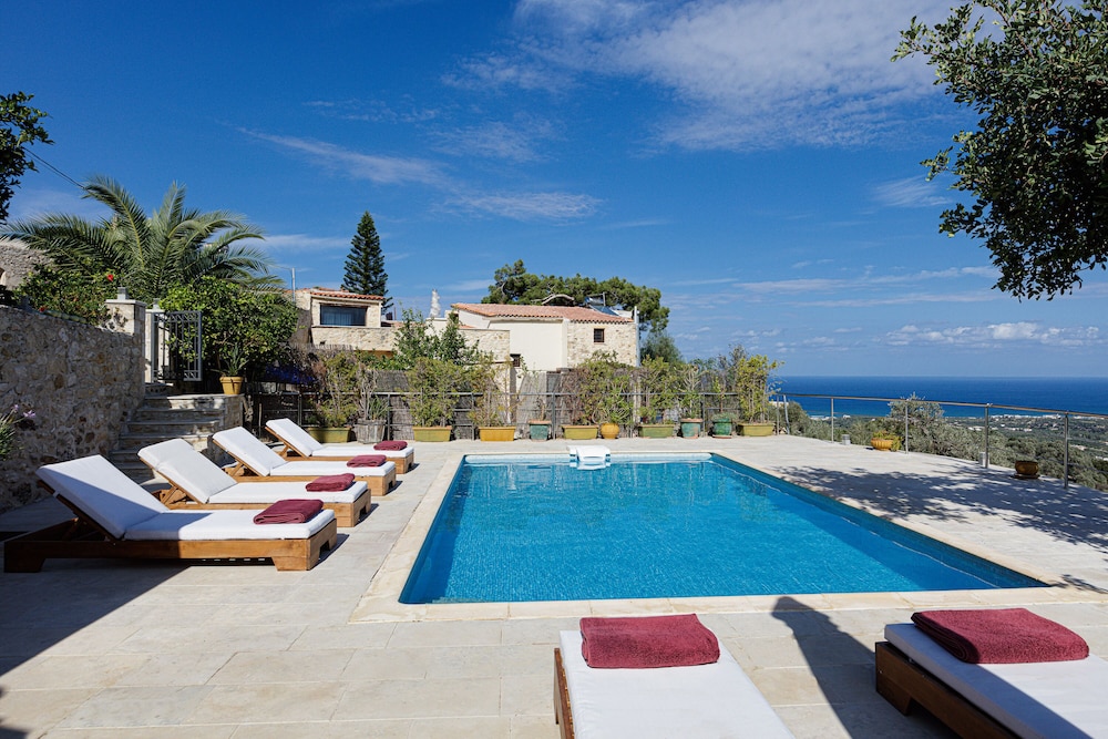 Villa Candice — Swimming pool in Rethymnon