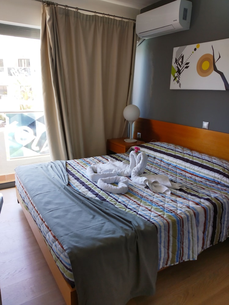 Sunny Days Hotel — Hotel rooms in Ialyssos, South Aegean