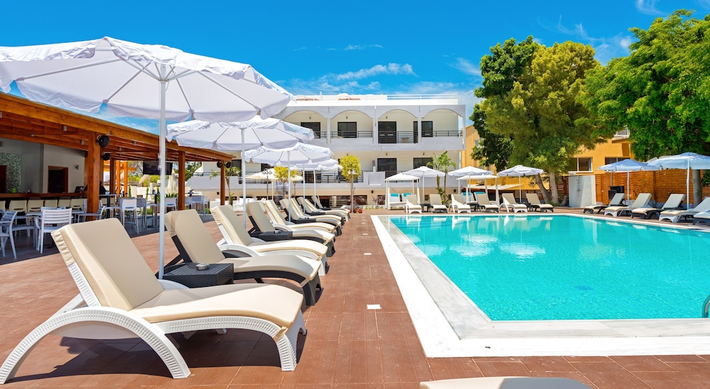 Sunny Days Hotel — Swimming pool in Ialyssos, South Aegean