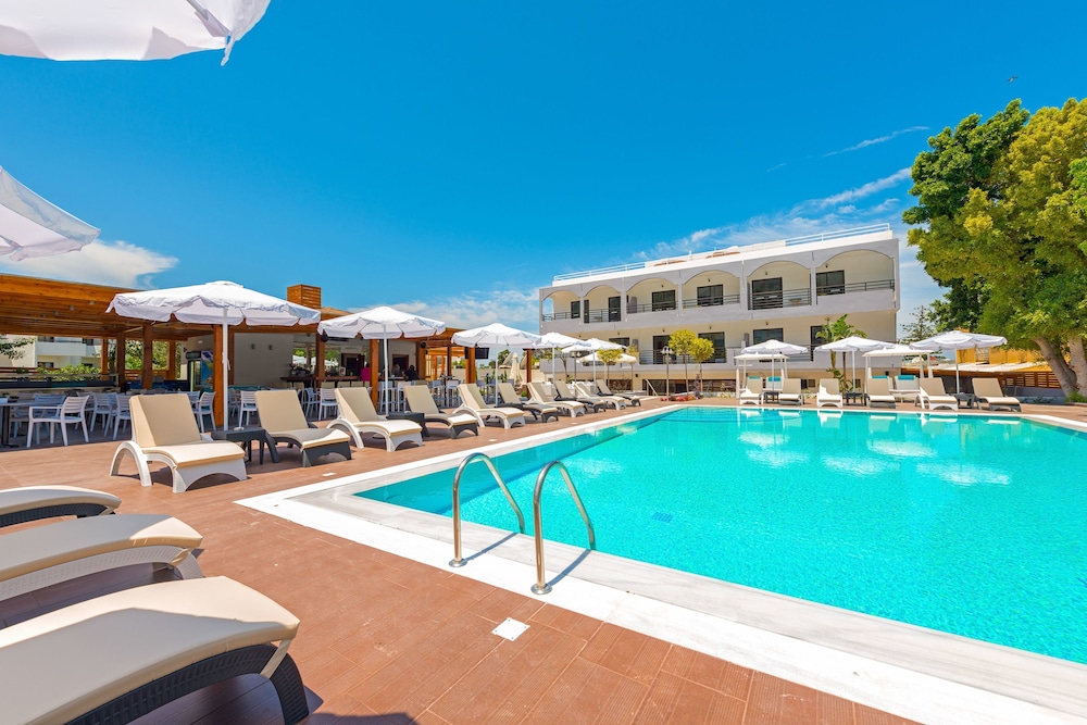 Sunny Days Hotel — Swimming pool in Ialyssos, South Aegean