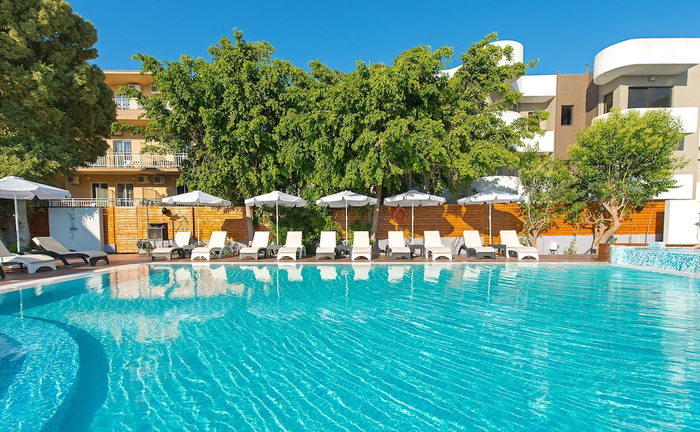 Sunny Days Hotel — Swimming pool in Ialyssos, South Aegean