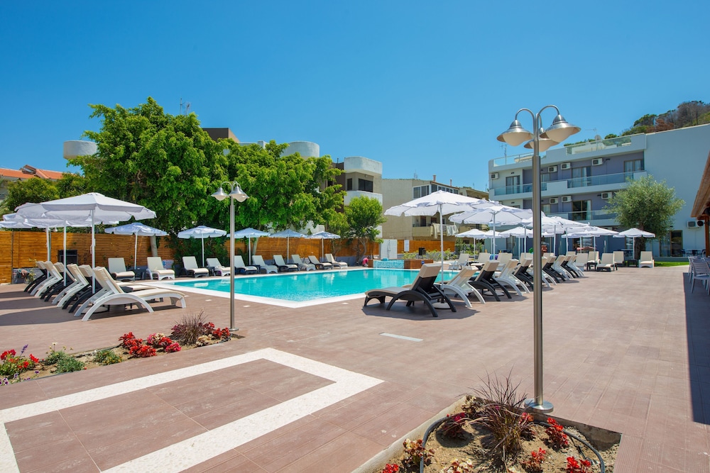 Sunny Days Hotel — Swimming pool in Ialyssos, South Aegean
