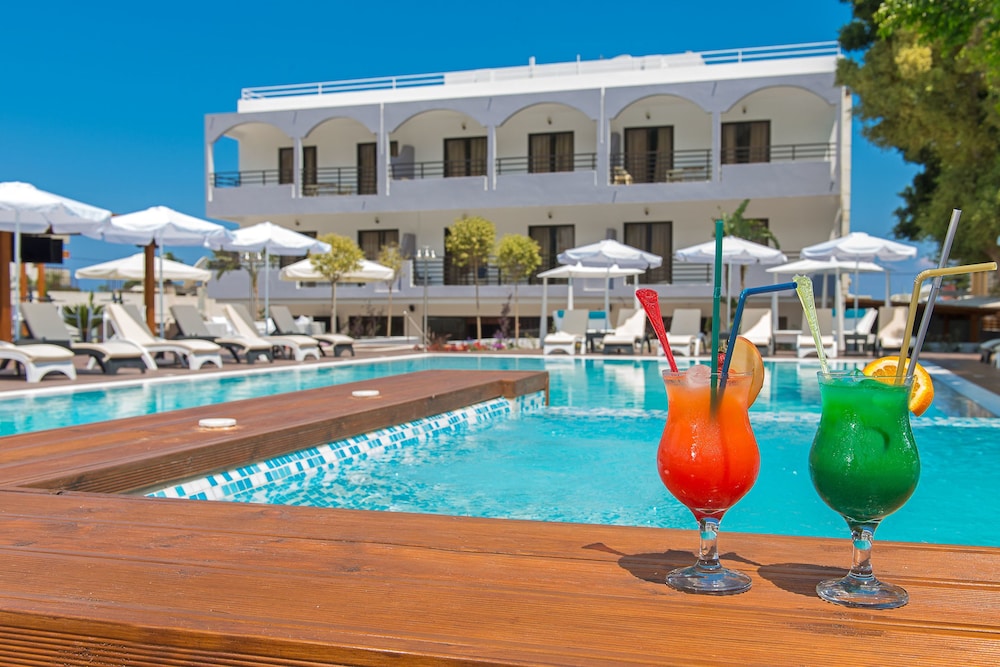Sunny Days Hotel — Swimming pool in Ialyssos, South Aegean