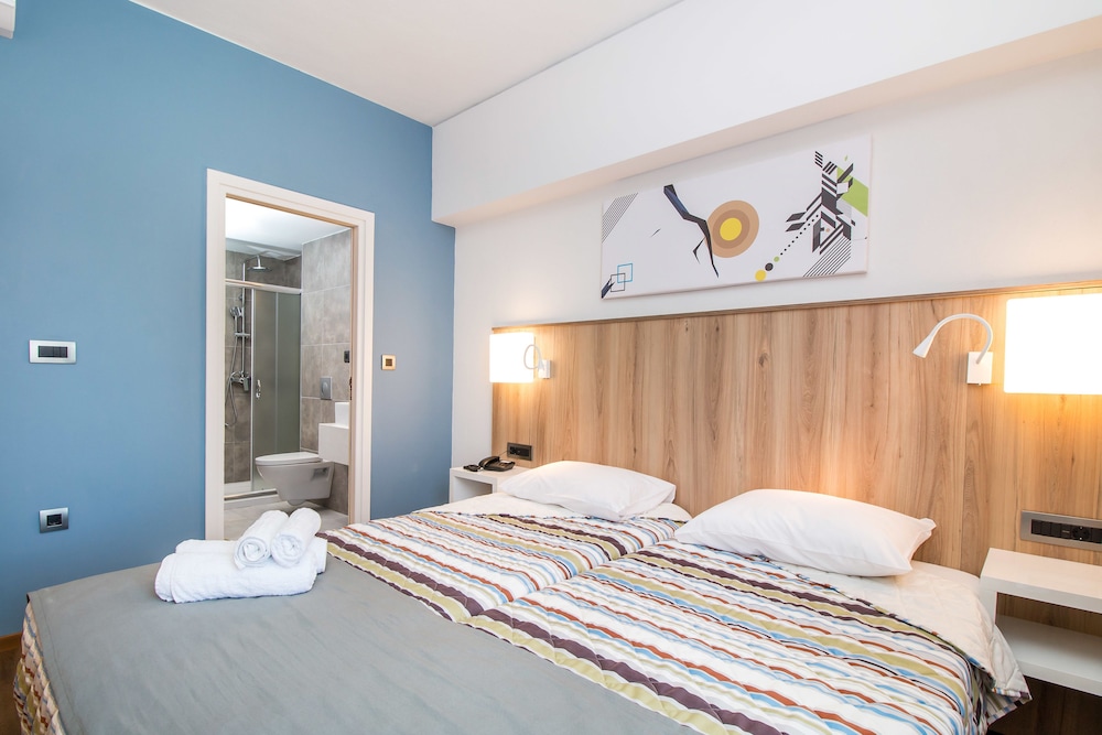 Sunny Days Hotel — Hotel rooms in Ialyssos, South Aegean