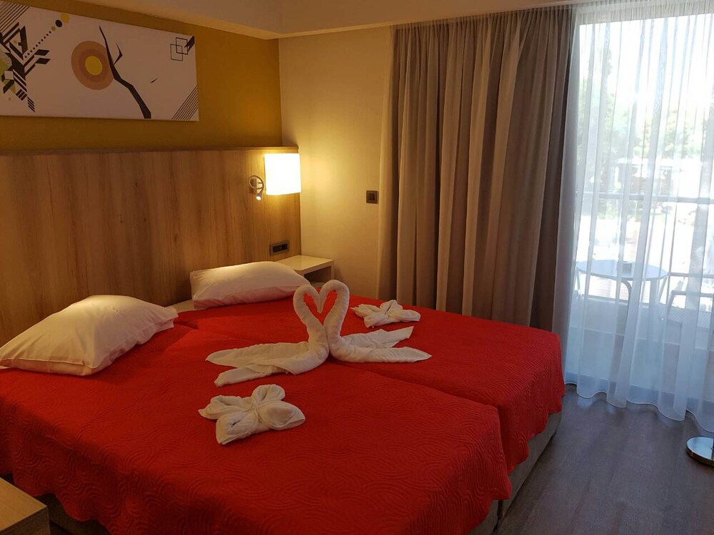 Sunny Days Hotel — Hotel rooms in Ialyssos, South Aegean