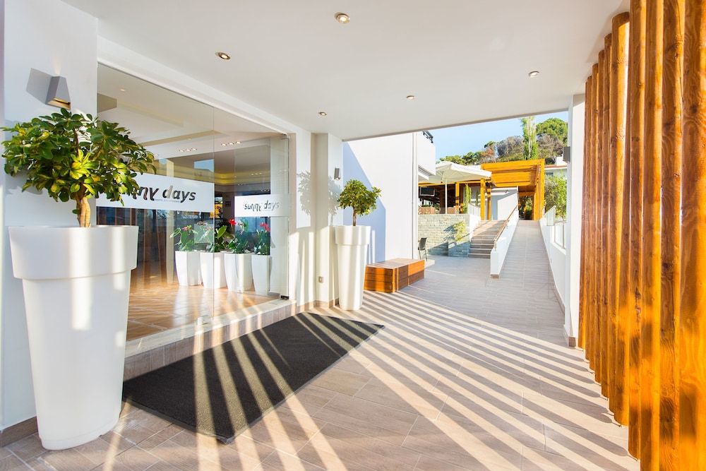 Sunny Days Hotel — Hotel building in Ialyssos, South Aegean