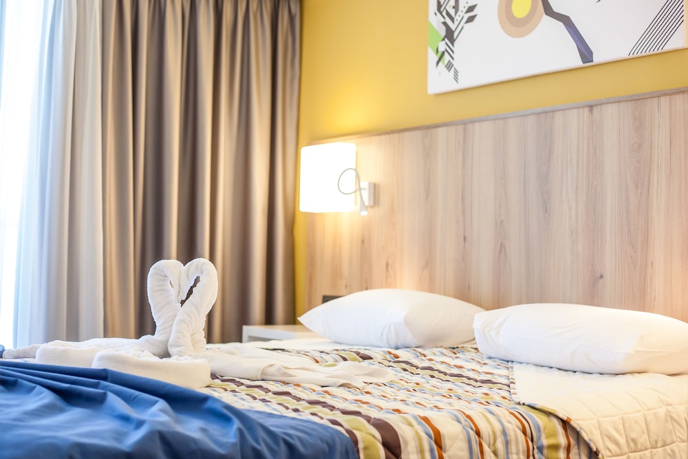 Sunny Days Hotel — Hotel rooms in Ialyssos, South Aegean