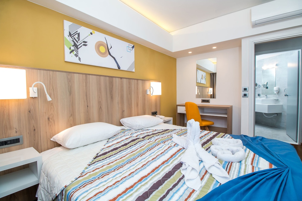 Sunny Days Hotel — Hotel rooms in Ialyssos, South Aegean