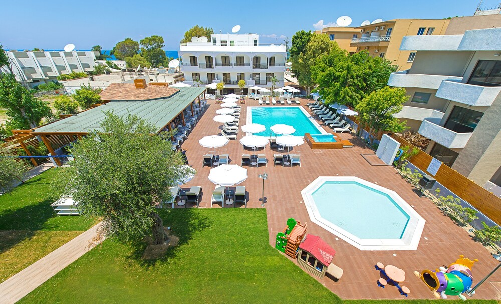 Sunny Days Hotel — Swimming pool in Ialyssos, South Aegean