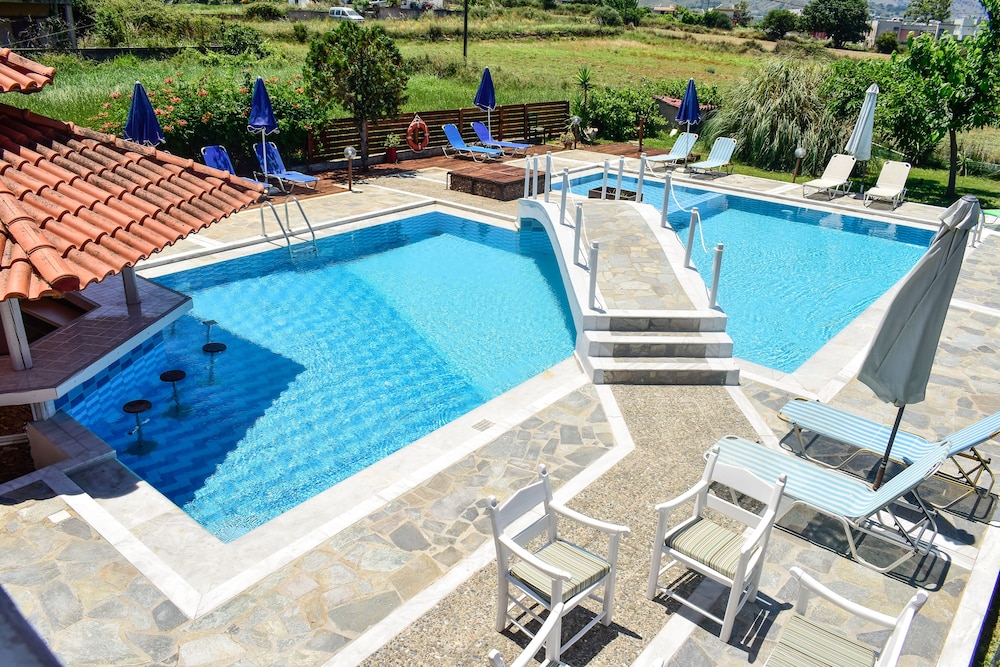 Dias studios — Swimming pool in Georgioupolis