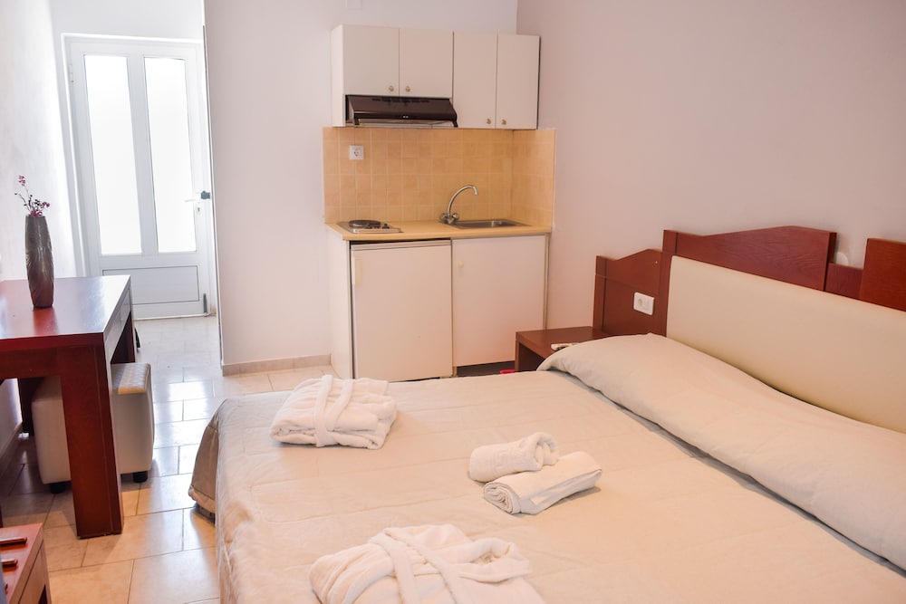 Dias studios — Hotel rooms in Georgioupolis