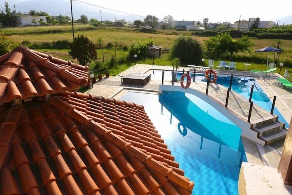Dias studios — Swimming pool in Georgioupolis