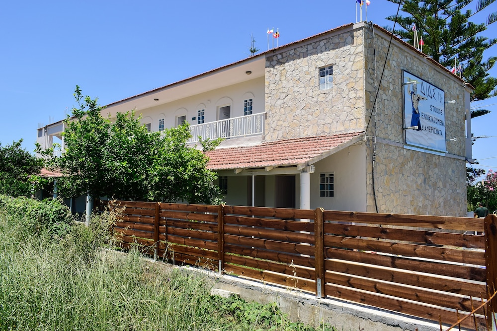 Dias studios — Hotel building in Georgioupolis