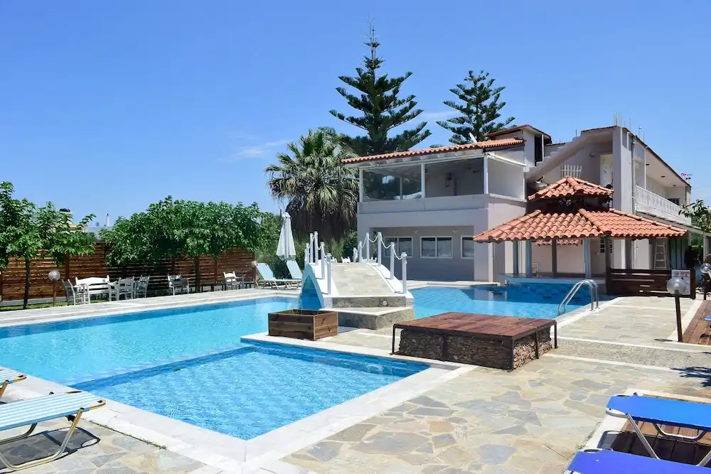 Dias studios — Swimming pool in Georgioupolis