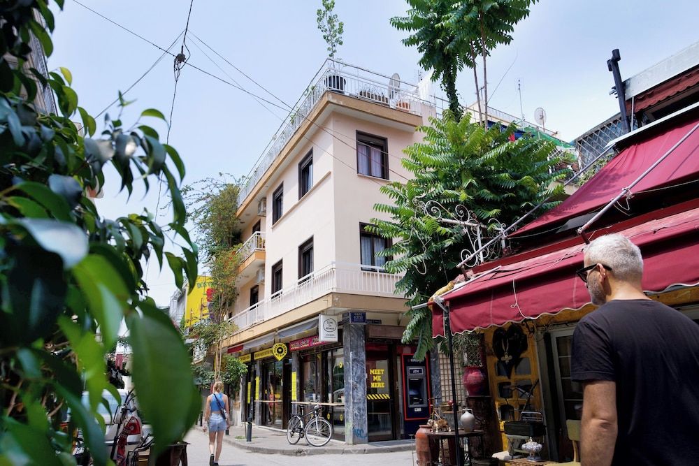 Live in Athens, Psyrri Central Apartments