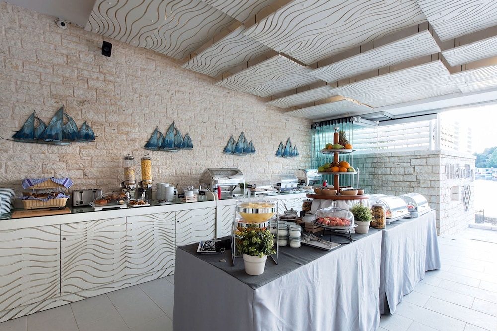 Melina Bay Boutique Hotel — Restaurant & bars in Kassopei, Ionian Islands