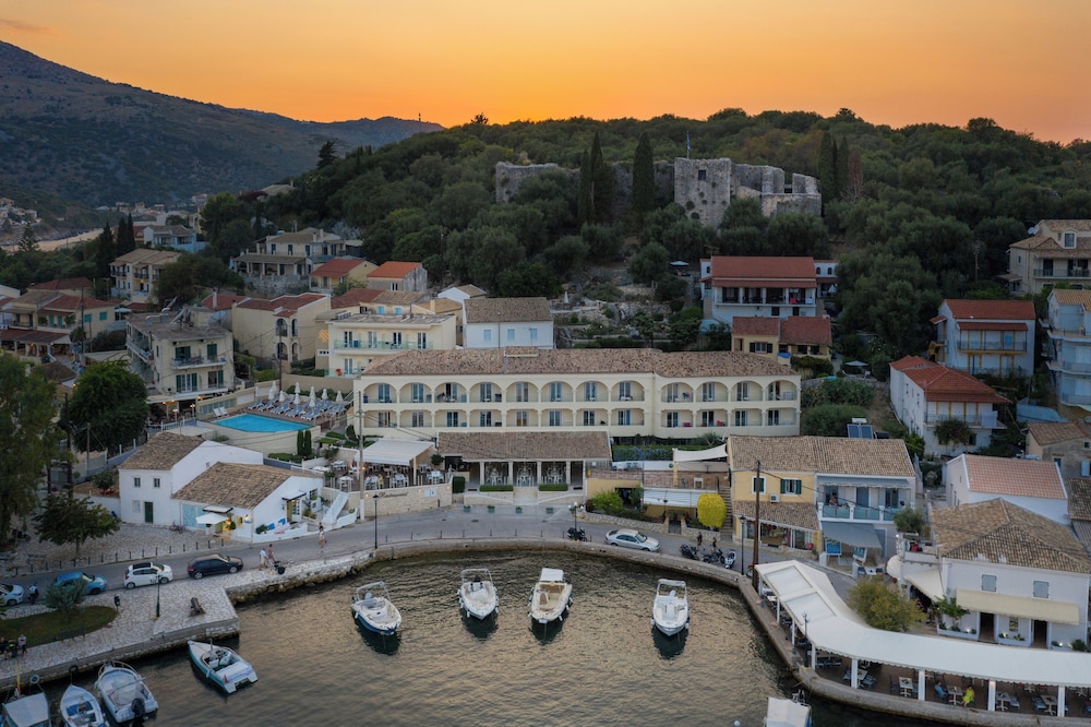 Melina Bay Boutique Hotel — Hotel building in Kassopei, Ionian Islands