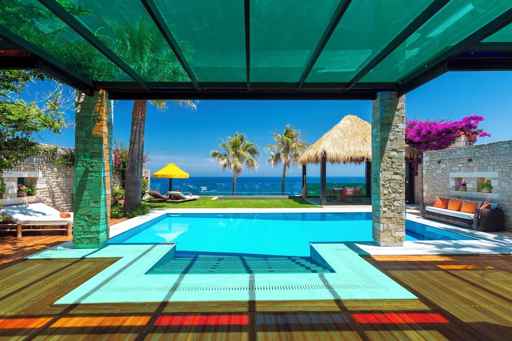 Porto Zante Villas And Spa — Swimming pool in Tsilivi, Ionian Islands