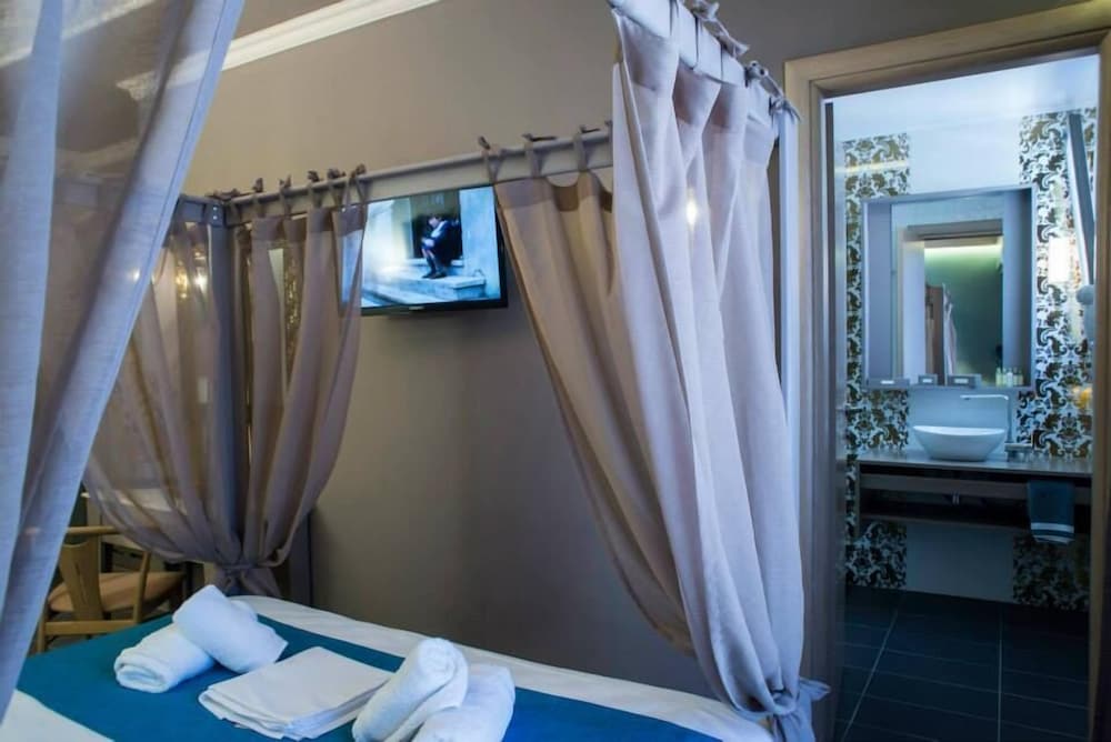 Elia Potie — Spa in Chania