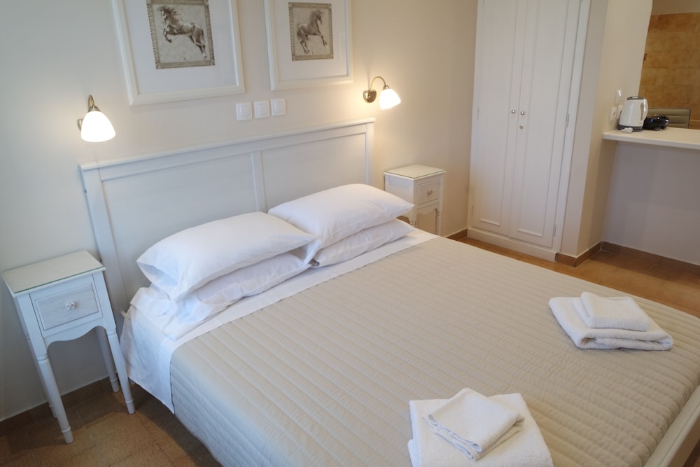 Solaris Apartment Kassiopi — Hotel rooms in Kassopei, Ionian Islands