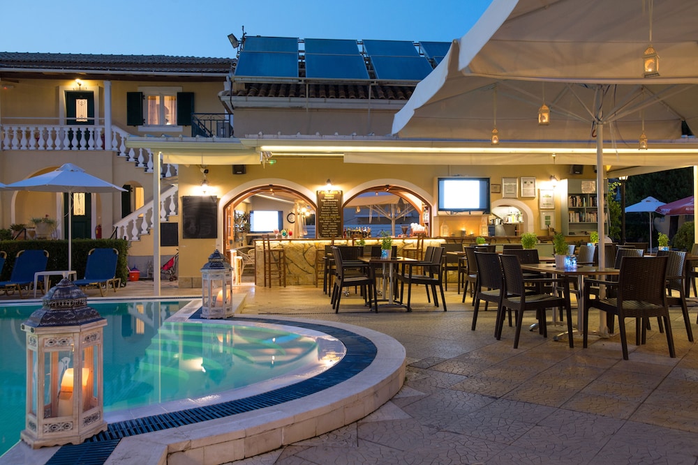 Solaris Apartment Kassiopi — Restaurant & bars in Kassopei, Ionian Islands