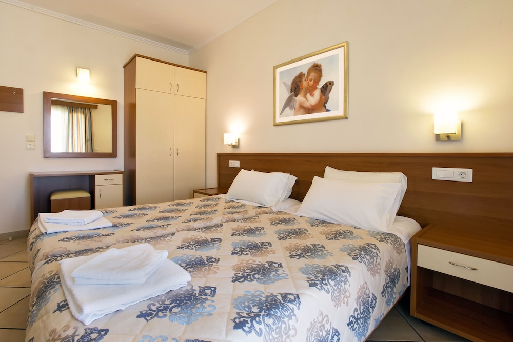 Solaris Apartment Kassiopi — Hotel rooms in Kassopei, Ionian Islands