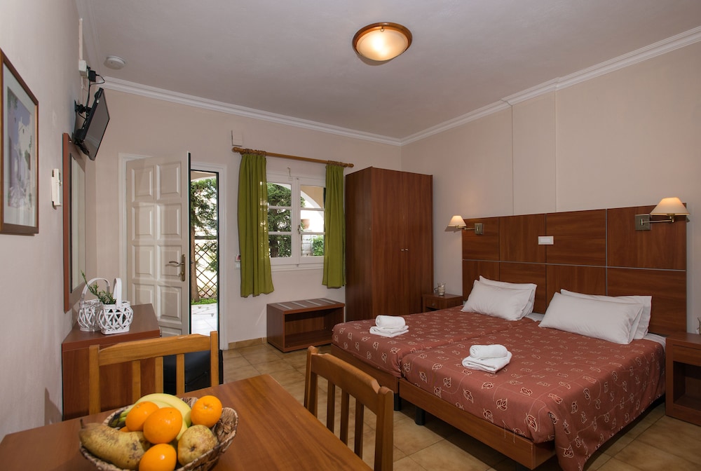 Solaris Apartment Kassiopi — Hotel rooms in Kassopei, Ionian Islands