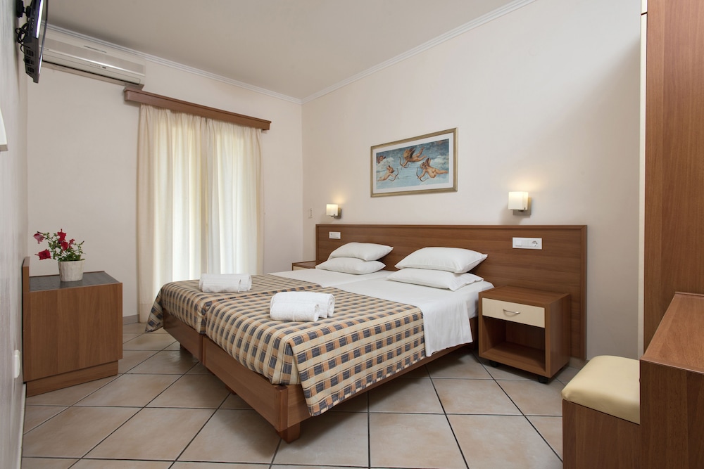Solaris Apartment Kassiopi — Hotel rooms in Kassopei, Ionian Islands