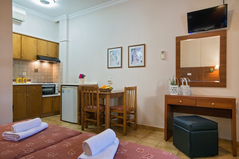 Solaris Apartment Kassiopi — Hotel rooms in Kassopei, Ionian Islands