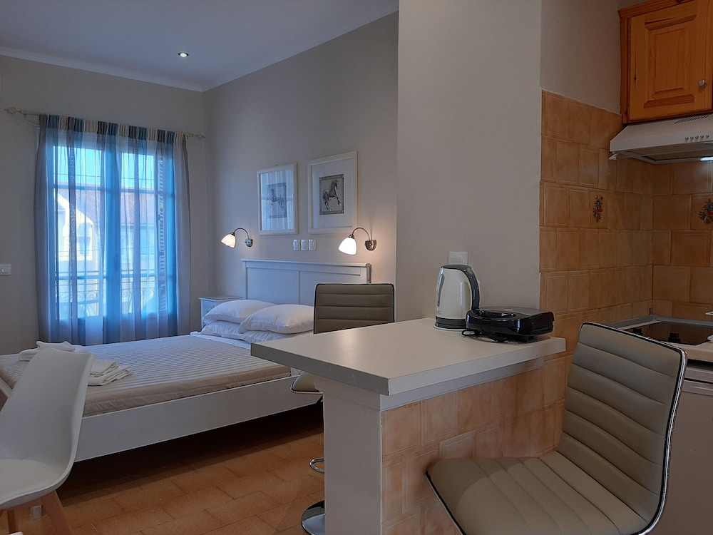 Solaris Apartment Kassiopi — Hotel rooms in Kassopei, Ionian Islands