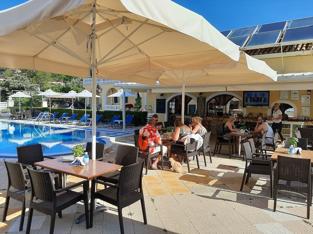 Solaris Apartment Kassiopi — Restaurant & bars in Kassopei, Ionian Islands
