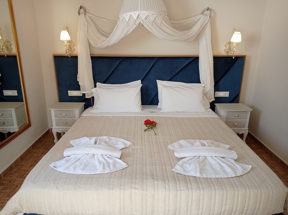 Solaris Apartment Kassiopi — Hotel rooms in Kassopei, Ionian Islands