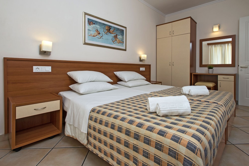 Solaris Apartment Kassiopi — Hotel rooms in Kassopei, Ionian Islands