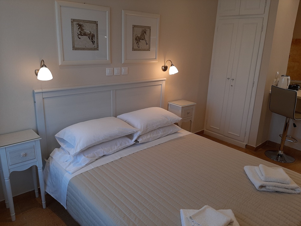 Solaris Apartment Kassiopi — Hotel rooms in Kassopei, Ionian Islands