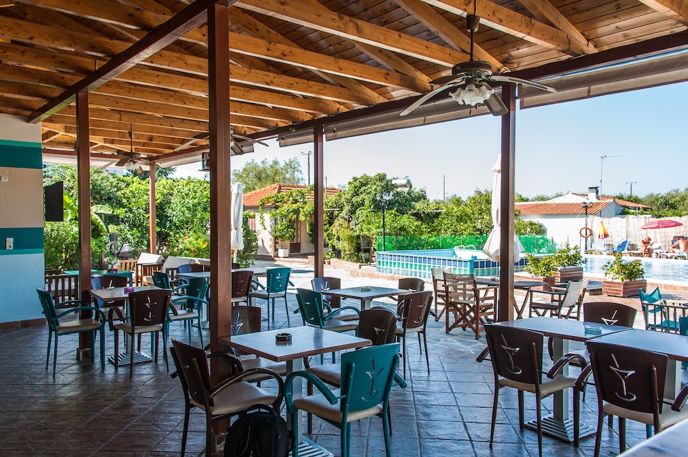 Zante Nest Studios & Apartments — Restaurant & bars in Alikanas, Ionian Islands
