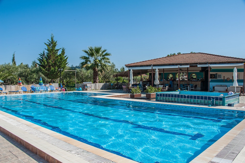 Zante Nest Studios & Apartments — Swimming pool in Alikanas, Ionian Islands