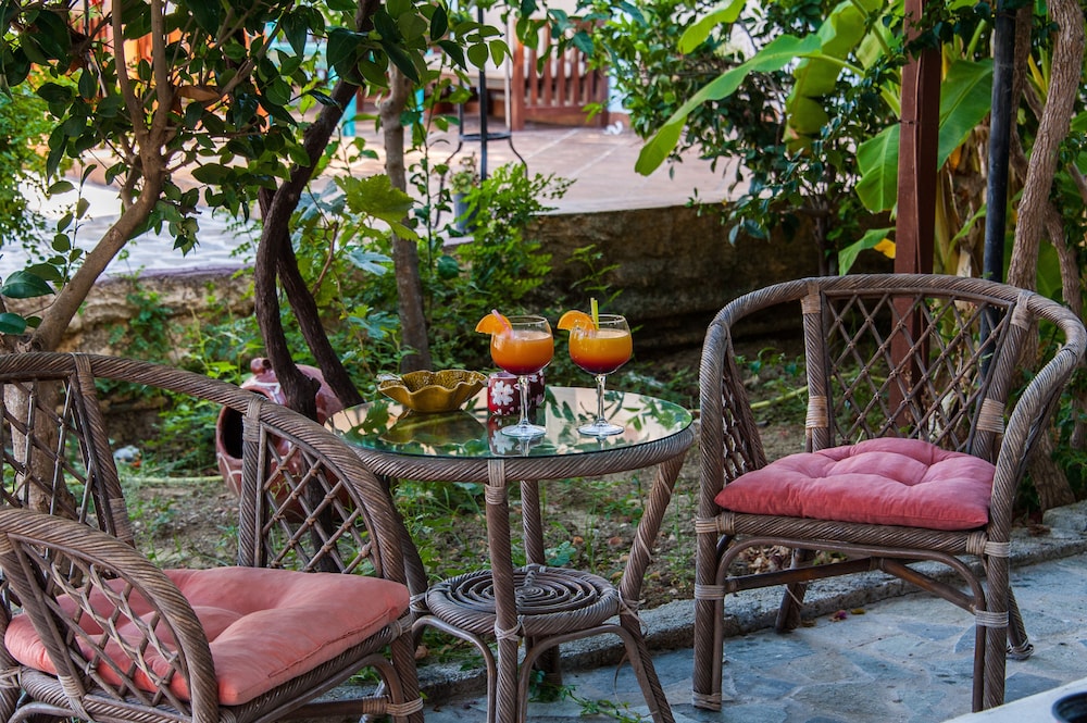 Zante Nest Studios & Apartments — Restaurant & bars in Alikanas, Ionian Islands