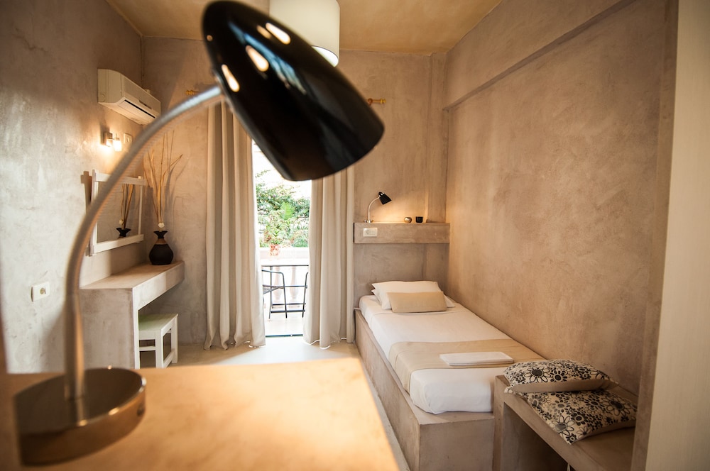 Zante Nest Studios & Apartments — Hotel rooms in Alikanas, Ionian Islands
