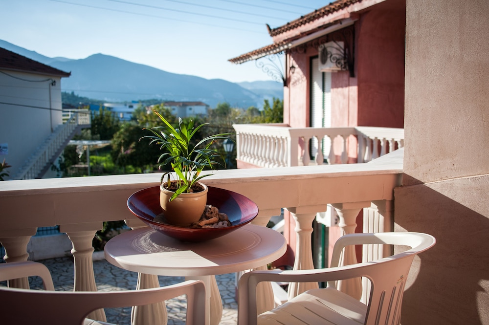 Zante Nest Studios & Apartments — Hotel building in Alikanas, Ionian Islands