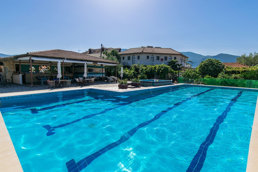 Zante Nest Studios & Apartments — Swimming pool in Alikanas, Ionian Islands